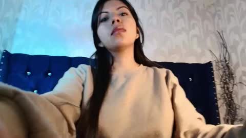 Snapshot of karolineburnx chatting on 01-14-26, 04:40 Isa online show from 01-14-26, 04:40