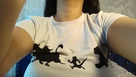 Snapshot of karolineburnx chatting on 01-15-26, 05:01 Isa online show from 01-15-26, 05:01