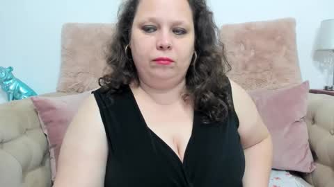 Snapshot of karolinejoyy chatting on 03-05-25, 08:21 KarolineJoyy online show from 03-05-25, 08:21