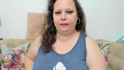 Snapshot of karolinejoyy chatting on 11-21-25, 11:58 KarolineJoyy online show from 11-21-25, 11:58