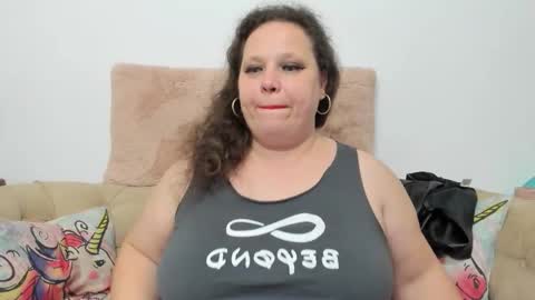 Snapshot of karolinejoyy chatting on 12-04-25, 12:20 KarolineJoyy online show from 12-04-25, 12:20