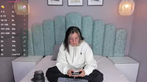 Snapshot of karoll_santos chatting on 12-14-24, 01:39 Karol Santos online show from 12-14-24, 01:39