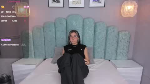 Snapshot of karoll_santos chatting on 12-14-24, 04:45 Karol Santos online show from 12-14-24, 04:45