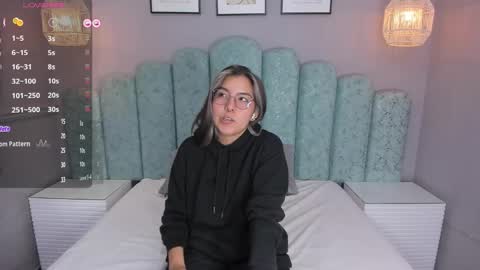 Snapshot of karoll_santos chatting on 12-19-24, 12:34 Karol Santos online show from 12-19-24, 12:34