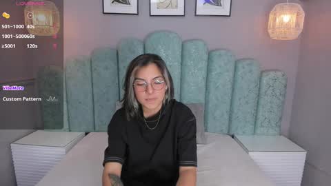 Snapshot of karoll_santos chatting on 03-01-25, 02:04 Karol Santos online show from 03-01-25, 02:04