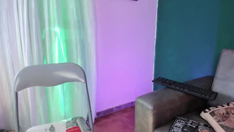 Snapshot of karolsweet_ chatting on 02-27-26, 04:51 KarolSweet online show from 02-27-26, 04:51