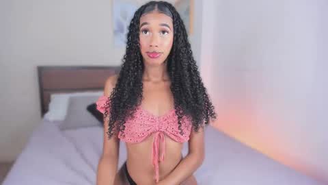 Snapshot of karymoon chatting on 12-21-25, 09:22 Kary Moon online show from 12-21-25, 09:22