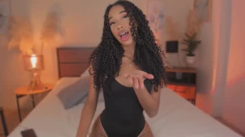 Snapshot of karymoon chatting on 02-18-26, 09:11 Kary Moon online show from 02-18-26, 09:11