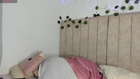 Snapshot of kaseydelvey chatting on 01-06-26, 08:12 online show from 01-06-26, 08:12