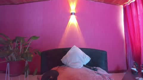 Snapshot of kassandra_james chatting on 06-17-26, 02:40 kassandra james online show from 06-17-26, 02:40