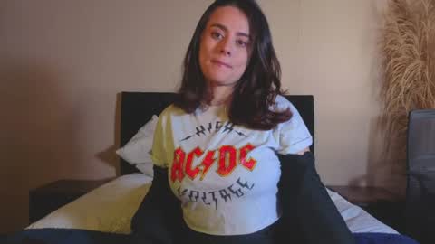 Snapshot of kassandra_james chatting on 07-16-26, 02:45 kassandra james online show from 07-16-26, 02:45