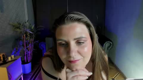 Snapshot of kassandra_williams chatting on 06-26-26, 04:11 Kassandra online show from 06-26-26, 04:11