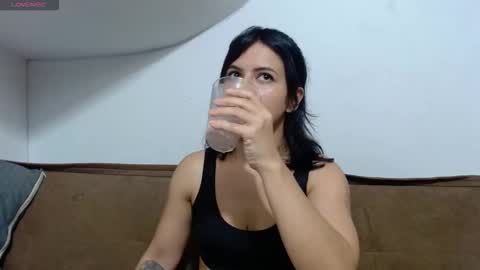 Snapshot of kassandraaa_ chatting on 02-18-26, 01:45 Kasandra online show from 02-18-26, 01:45