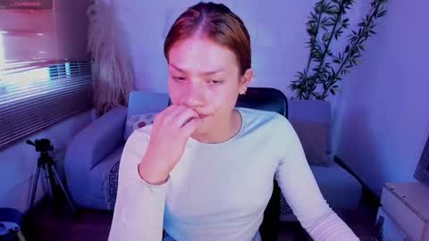 Snapshot of kassmonroe chatting on 10-19-25, 01:01 kassmonroe online show from 10-19-25, 01:01