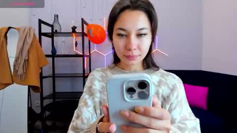 Snapshot of kat__cat chatting on 10-01-25, 02:39 kat__cat online show from 10-01-25, 02:39