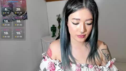 Alicia online show from 09-20-25, 01:39