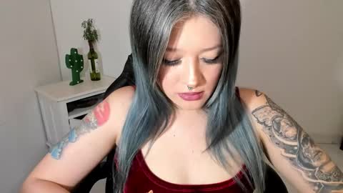 Alicia online show from 09-21-25, 04:03