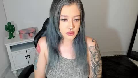 Alicia online show from 10-13-25, 05:18