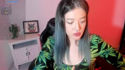 Alicia online show from 10-24-25, 01:13