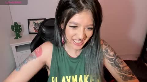 Alicia online show from 10-25-25, 03:58