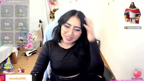 Snapshot of kat_ly_chan chatting on 12-19-24, 10:00 Kat       online show from 12-19-24, 10:00