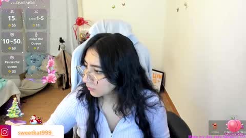 Snapshot of kat_ly_chan chatting on 01-02-25, 11:06 Kat       online show from 01-02-25, 11:06