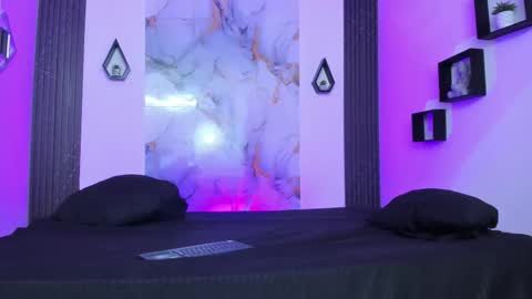 INDEPENDENT MODEL online show from 03-16-26, 10:08