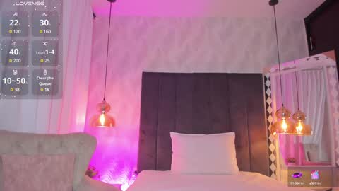 Snapshot of kataliina_18 chatting on 12-15-24, 12:06 Kat online show from 12-15-24, 12:06