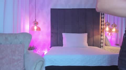 Snapshot of kataliina_18 chatting on 12-18-24, 11:56 Kat online show from 12-18-24, 11:56
