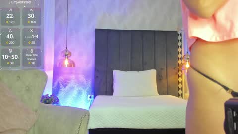 Snapshot of kataliina_18 chatting on 12-28-24, 11:52 Kat online show from 12-28-24, 11:52
