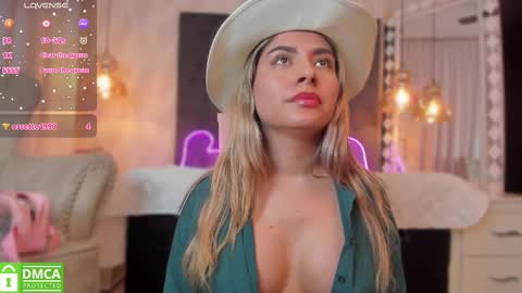Snapshot of kataliina_18 chatting on 02-21-25, 03:10 Kat online show from 02-21-25, 03:10