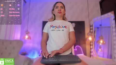 Snapshot of kataliina_18 chatting on 03-07-25, 12:01 Kat online show from 03-07-25, 12:01