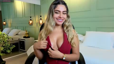 Snapshot of kataliina_18 chatting on 09-09-25, 11:54 Kat online show from 09-09-25, 11:54