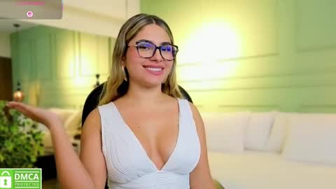 Snapshot of kataliina_18 chatting on 10-05-25, 12:03 Kat online show from 10-05-25, 12:03