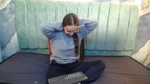 Katalina online show from 03-04-26, 09:54