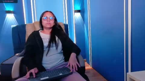 Snapshot of katalina07 chatting on 08-03-26, 05:38 Katalina online show from 08-03-26, 05:38