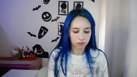 Snapshot of katara_a chatting on 10-22-25, 02:39 Maca online show from 10-22-25, 02:39