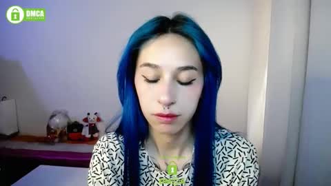 Snapshot of katara_a chatting on 12-17-25, 09:32 Maca online show from 12-17-25, 09:32