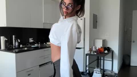 katarasimon online show from 10-22-25, 04:40