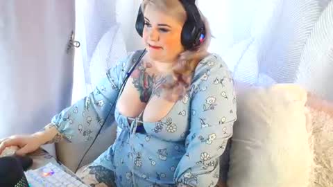 Snapshot of katarinaarria chatting on 07-10-26, 07:56 KatarinaArria online show from 07-10-26, 07:56