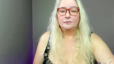 Snapshot of katdsinclair chatting on 11-30-25, 03:38 Kat D Sinclair online show from 11-30-25, 03:38