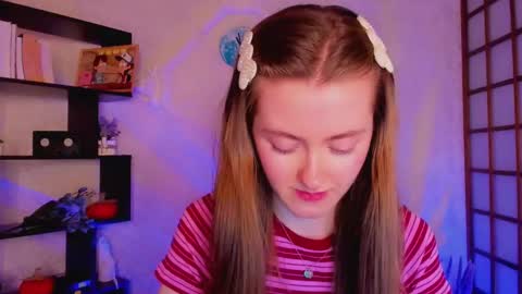 Snapshot of kate_cuddle chatting on 12-23-24, 04:55 Kate online show from 12-23-24, 04:55