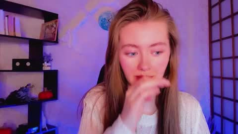 Snapshot of kate_cuddle chatting on 12-24-24, 05:16 Kate online show from 12-24-24, 05:16