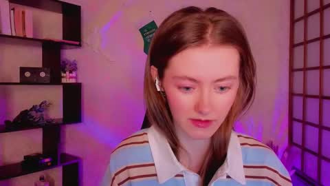 Snapshot of kate_cuddle chatting on 12-30-24, 01:37 Kate online show from 12-30-24, 01:37