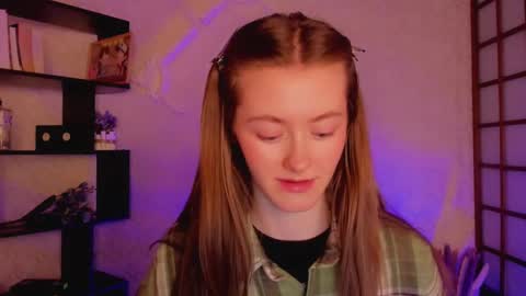 Snapshot of kate_cuddle chatting on 01-28-25, 05:11 Kate online show from 01-28-25, 05:11