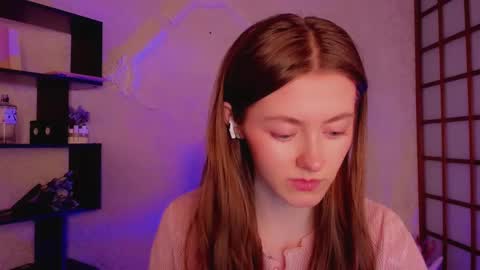 Snapshot of kate_cuddle chatting on 02-04-25, 02:07 Kate online show from 02-04-25, 02:07