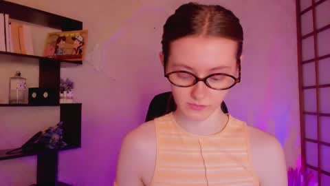 Snapshot of kate_cuddle chatting on 02-05-25, 05:09 Kate online show from 02-05-25, 05:09