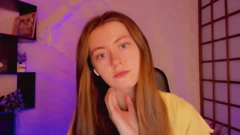 Snapshot of kate_cuddle chatting on 02-18-25, 02:05 Kate online show from 02-18-25, 02:05