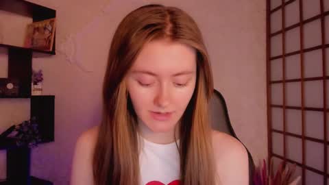 Snapshot of kate_cuddle chatting on 02-19-25, 05:27 Kate online show from 02-19-25, 05:27
