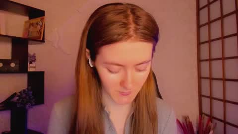 Snapshot of kate_cuddle chatting on 02-20-25, 01:57 Kate online show from 02-20-25, 01:57